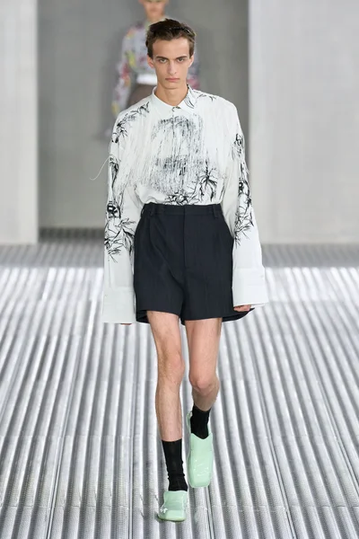 Look 7